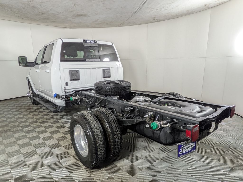 New 2026 Ram 3500 Chassis Cab BIG HORN CREW 4X4 60' CA Pickup