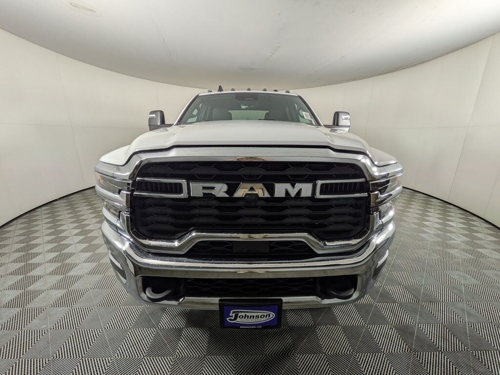 New 2025 Ram 5500 Chassis Cab 5500 TRADESMAN CHASSIS CREW CAB 4X4 84' CA Pickup