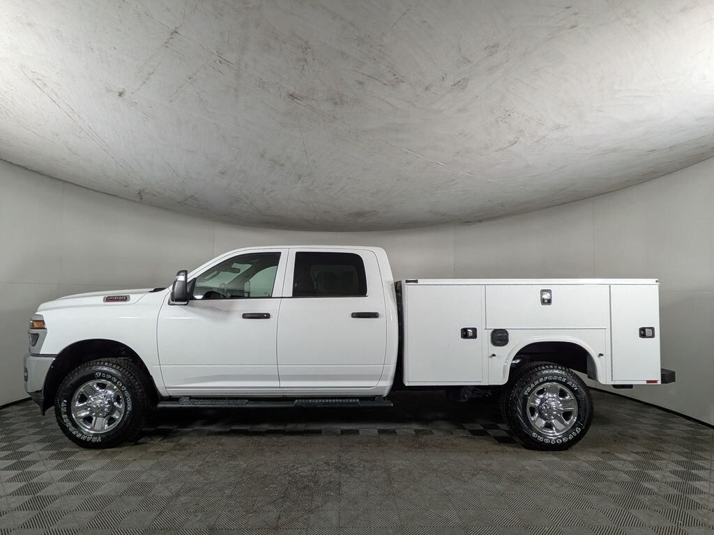 New 2026 Ram 2500 TRADESMAN CREW CAB 4X4 8' BOX Pickup