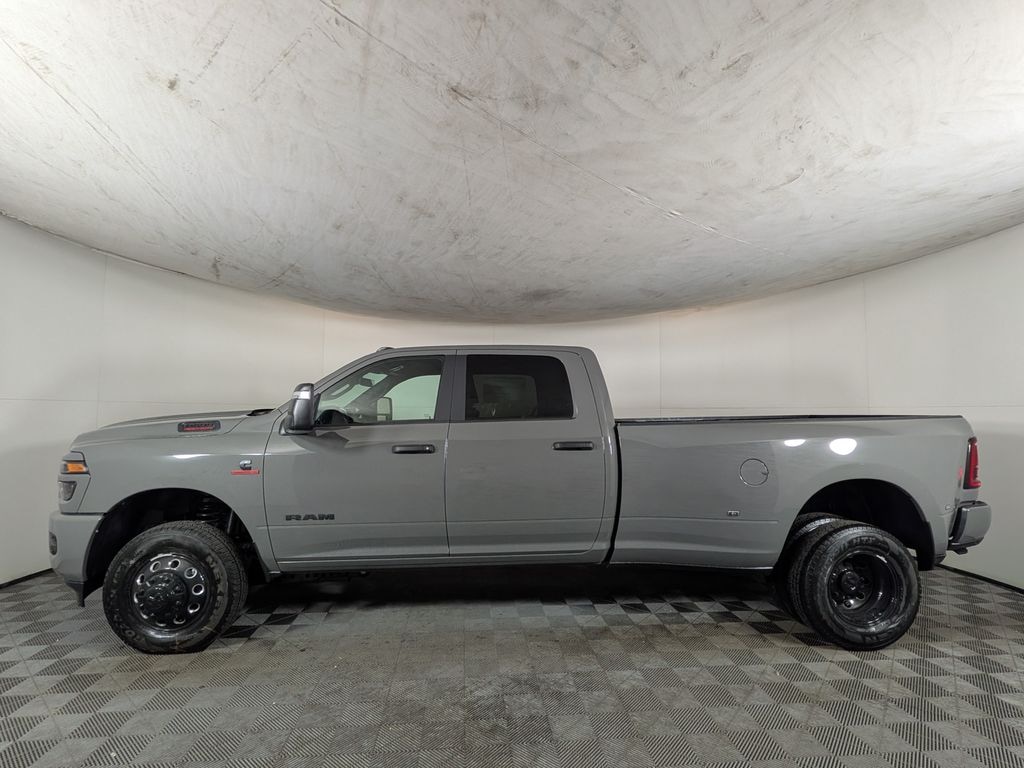 New 2026 Ram 3500 BIG HORN CREW CAB 4X4 8' BOX Pickup