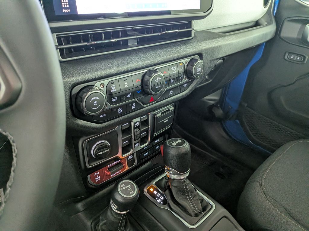 2026 Jeep Wrangler 4-Door Willys - Photo 21