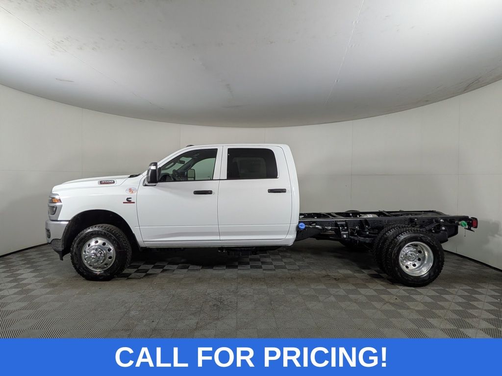 2025 Ram 3500 Tradesman photo 3