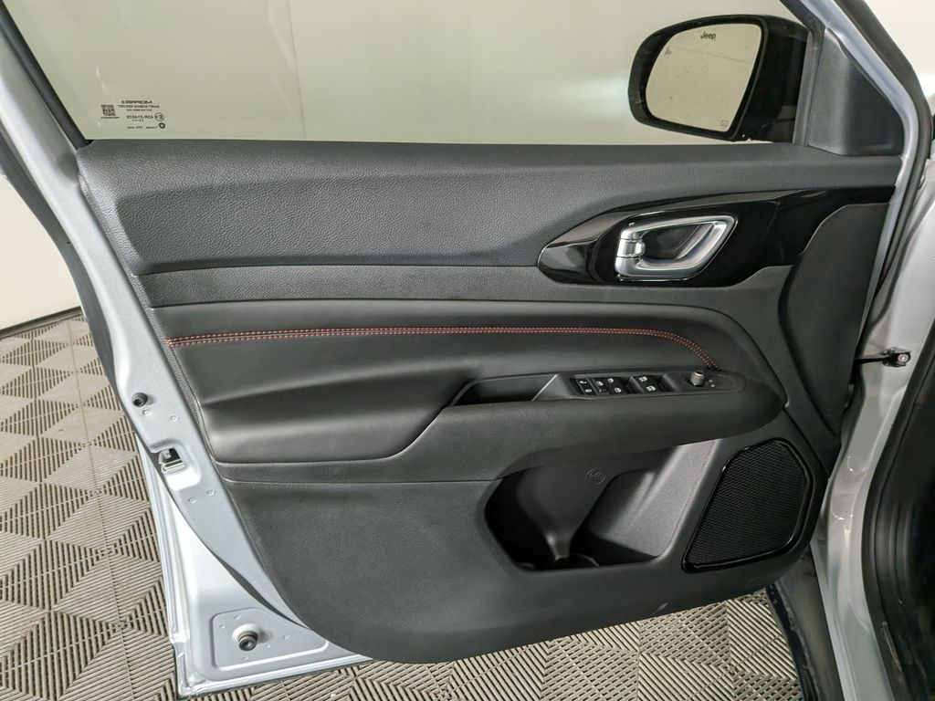 2026 Jeep Compass Trailhawk - Photo 15