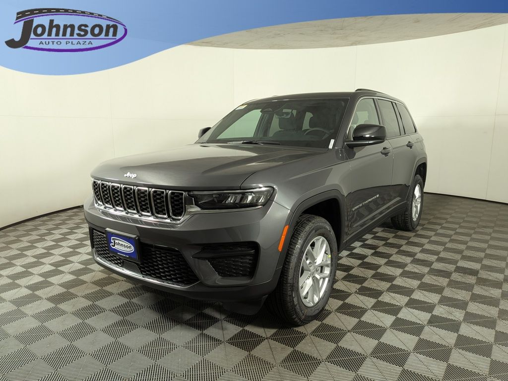 2025 Jeep Grand Cherokee LAREDO X 4X4