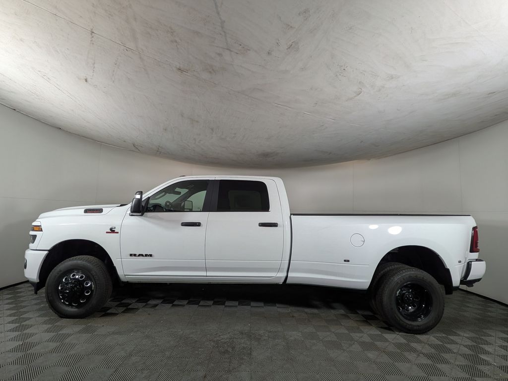New 2026 Ram 3500 BIG HORN CREW CAB 4X4 8' BOX Pickup