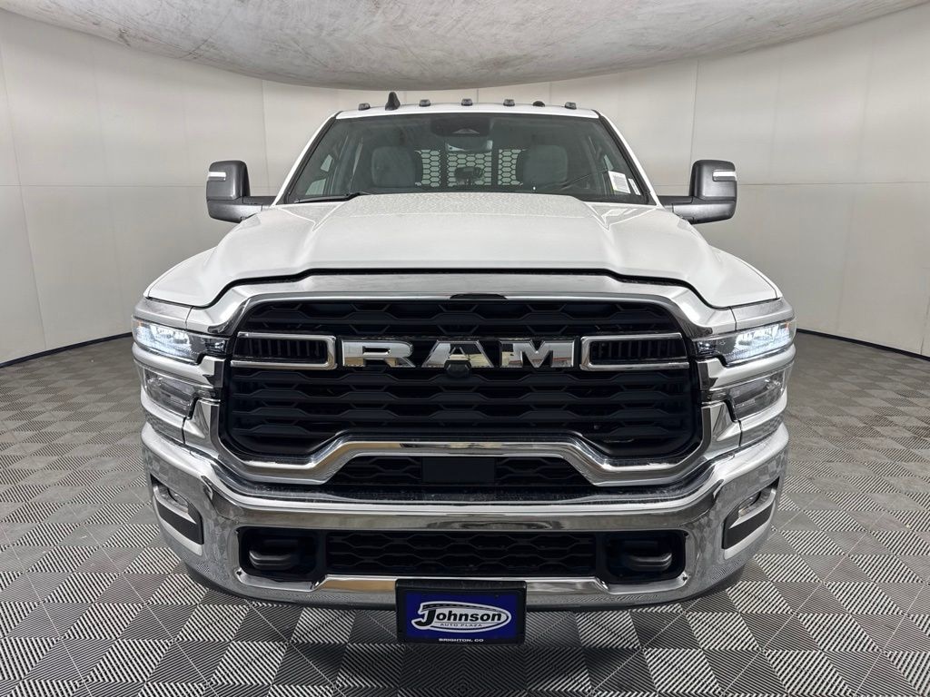 New 2026 Ram 3500 Chassis Cab TRADESMAN CREW CAB CHASSIS 4X4 60' CA Pickup