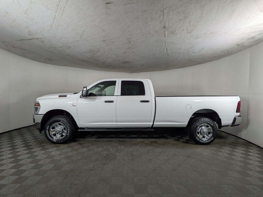 New 2026 Ram 2500 TRADESMAN CREW CAB 4X4 8' BOX Pickup