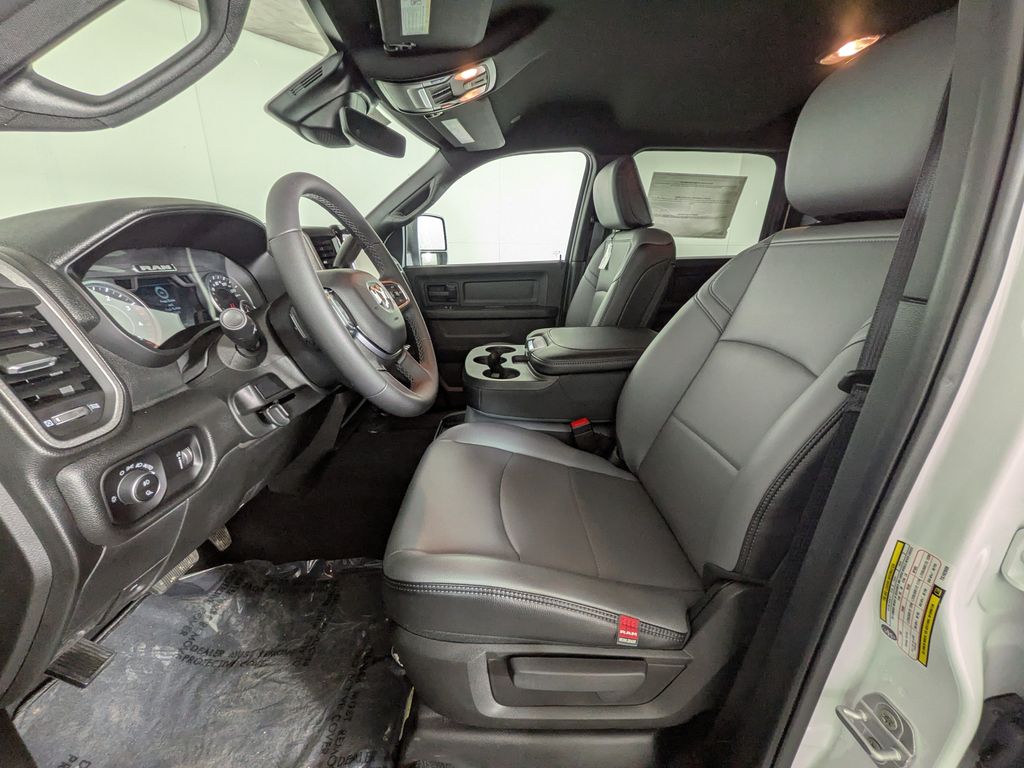 2026 RAM 3500 Tradesman - Photo 15