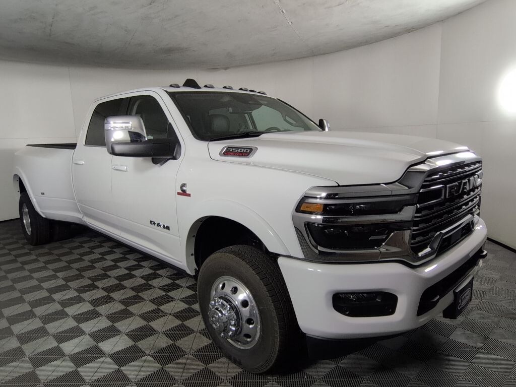 New 2026 Ram 3500 LIMITED LONGHORN CREW CAB 4X4 8' BOX Pickup