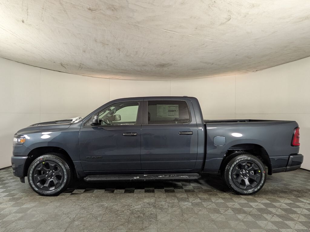 New 2026 Ram 1500 EXPRESS CREW CAB 4X4 5'7 BOX Pickup