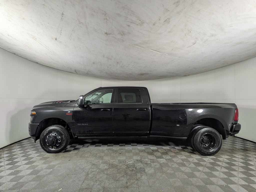 New 2026 Ram 3500 LARAMIE CREW CAB 4X4 8' BOX Pickup