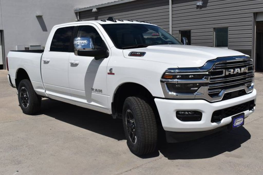 New 2025 Ram 2500 LARAMIE CREW CAB 4X4 6'4 BOX Pickup