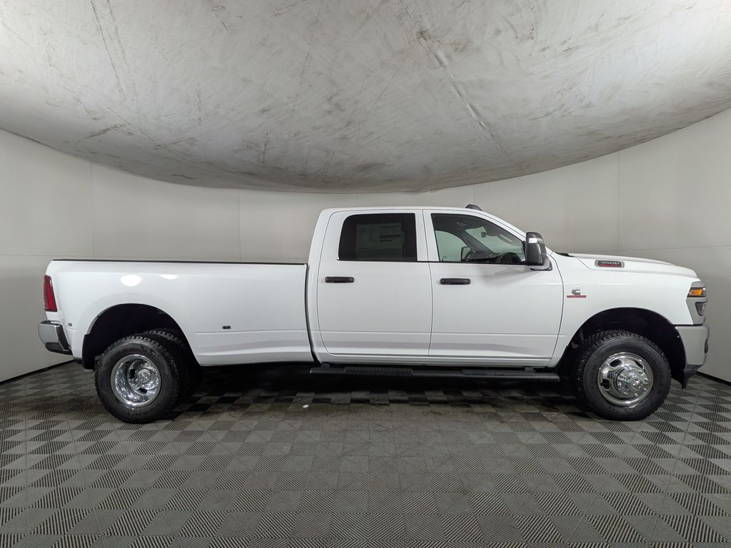 2026 RAM 3500 Tradesman - Photo 6