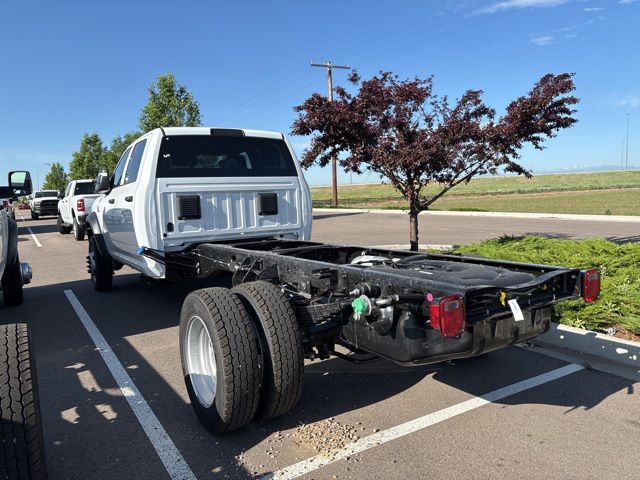 2025 Ram 5500 Tradesman photo 3