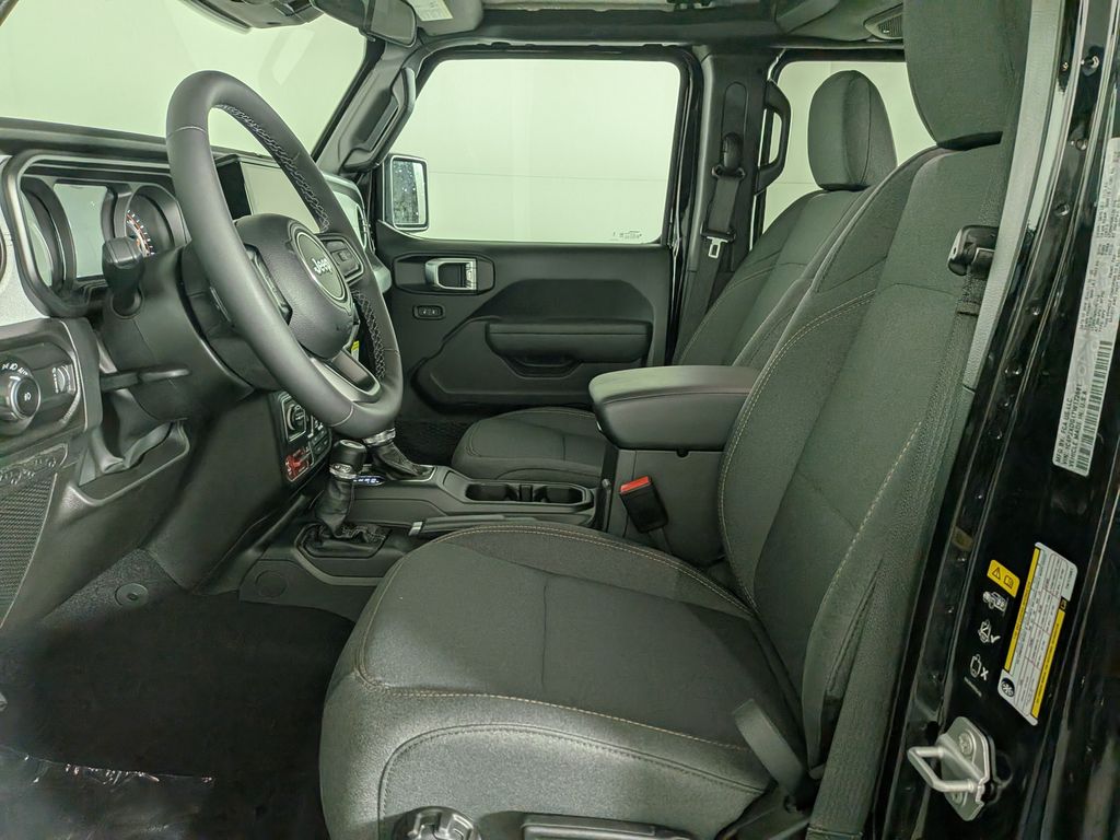 2026 Jeep Wrangler 4-Door Willys - Photo 15