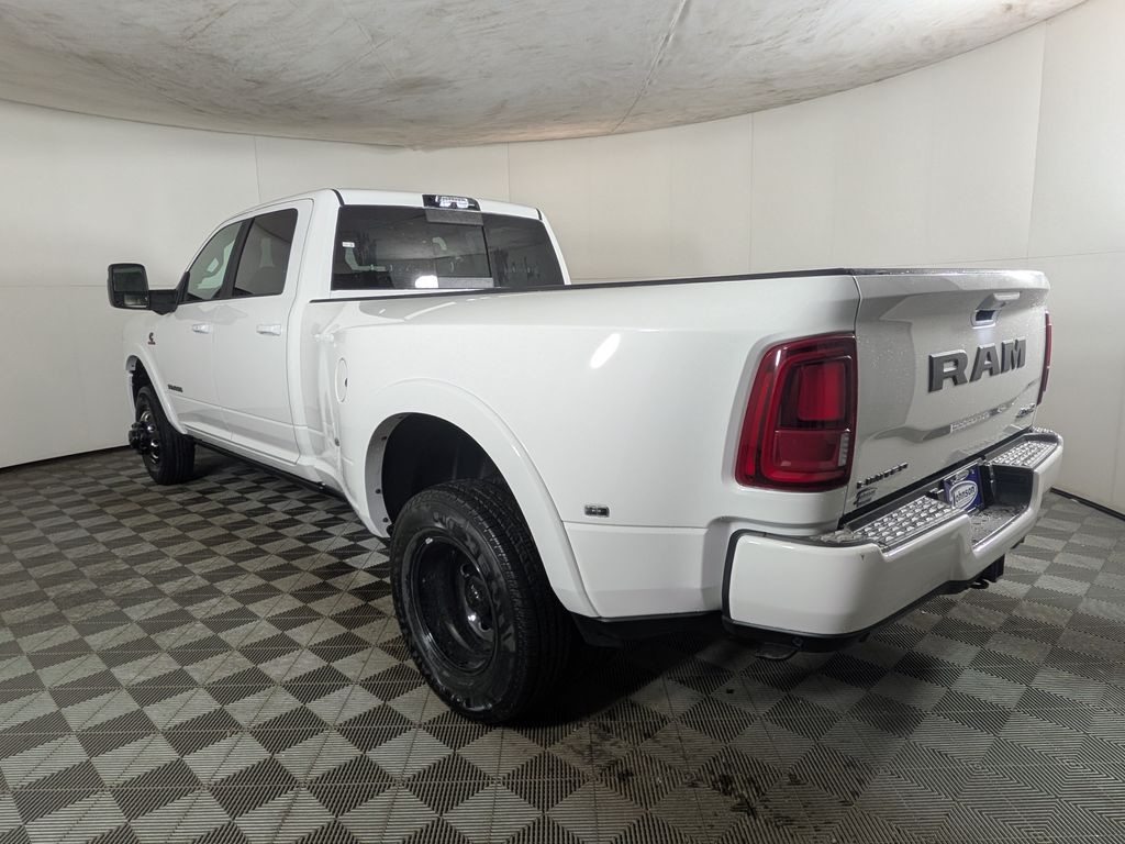 New 2026 Ram 3500 LIMITED CREW CAB 4X4 8' BOX Pickup
