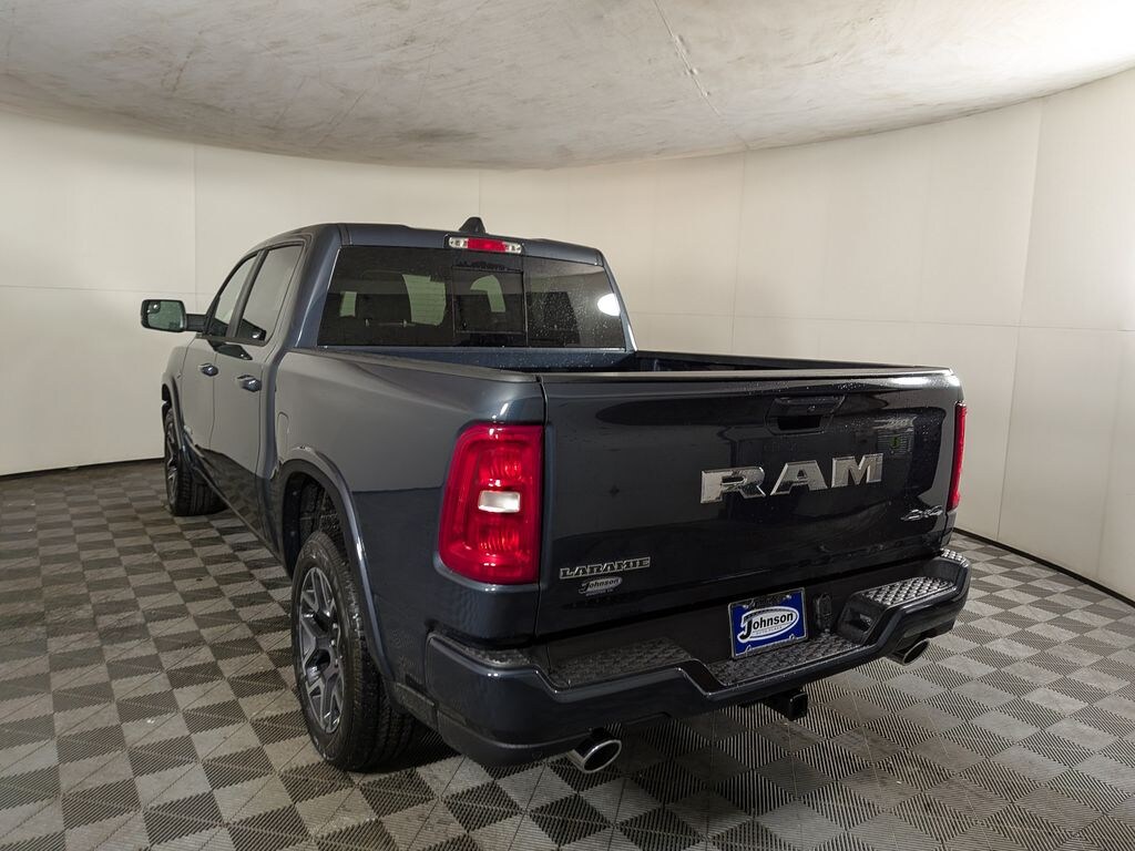 New 2026 Ram 1500 LARAMIE CREW CAB 4X4 5'7 BOX Pickup