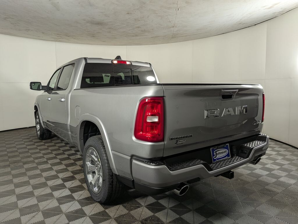 New 2026 Ram 1500 BIG HORN CREW CAB 4X4 6'4 BOX Pickup