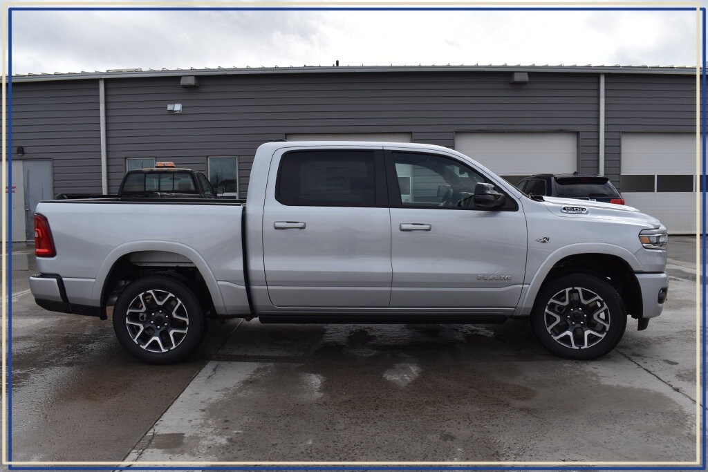 New 2026 Ram 1500 LARAMIE CREW CAB 4X4 5'7 BOX Pickup