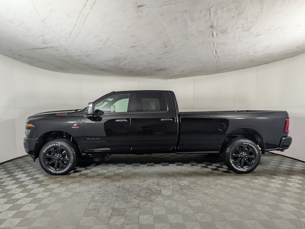 New 2026 Ram 3500 BIG HORN CREW CAB 4X4 8' BOX Pickup