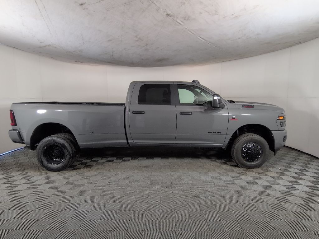New 2026 Ram 3500 BIG HORN CREW CAB 4X4 8' BOX Pickup