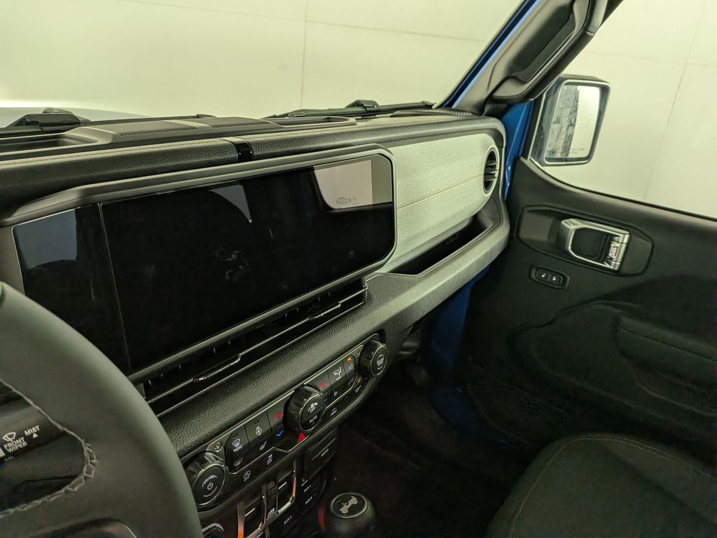 2026 Jeep Wrangler 4-Door Willys - Photo 19