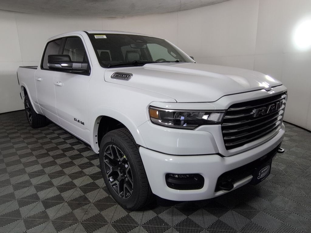 New 2026 Ram 1500 LARAMIE CREW CAB 4X4 6'4 BOX Pickup