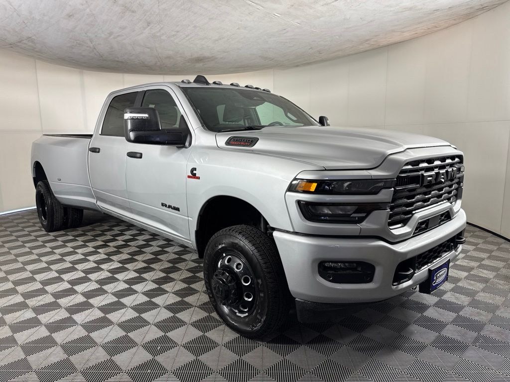 New 2026 Ram 3500 BIG HORN CREW CAB 4X4 8' BOX Pickup