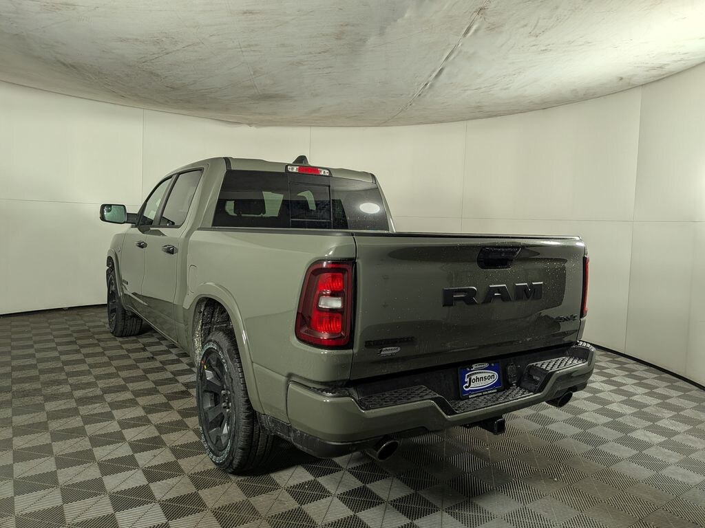 New 2026 Ram 1500 BIG HORN CREW CAB 4X4 5'7 BOX Pickup