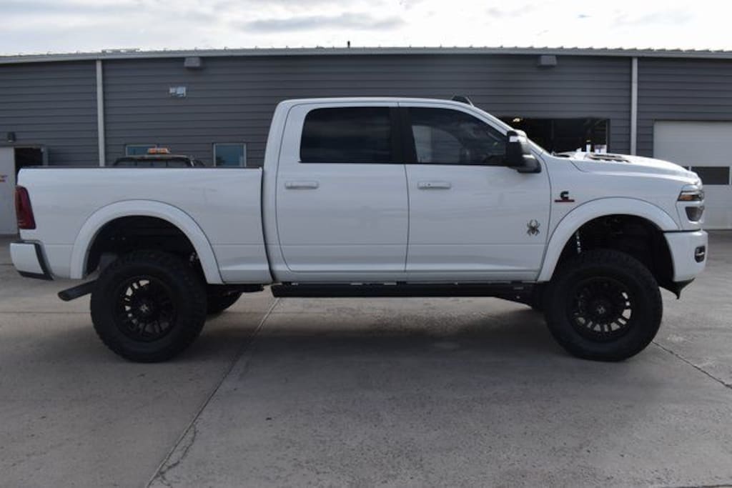 New 2025 Ram 2500 LARAMIE CREW CAB 4X4 6'4 BOX Pickup