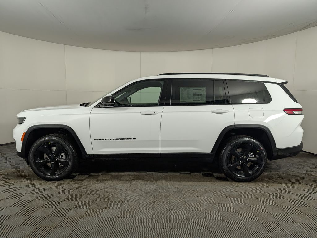2025 Jeep Grand Cherokee Limited photo 3