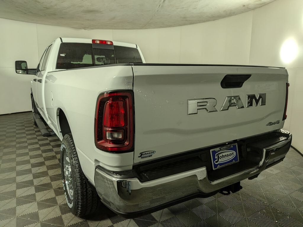 New 2026 Ram 2500 TRADESMAN CREW CAB 4X4 8' BOX Pickup