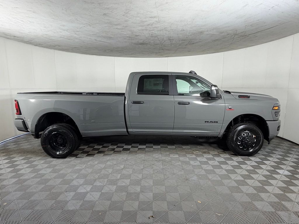 New 2026 Ram 3500 BIG HORN CREW CAB 4X4 8' BOX Pickup