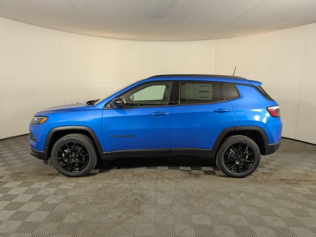 2025 Jeep Compass Latitude Altitude Special Edition photo 3