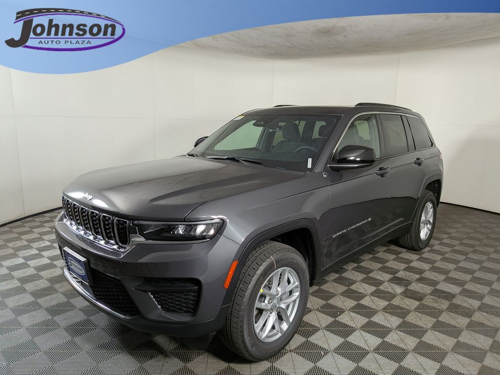 2026 Jeep Grand Cherokee Laredo X 4x4's photo