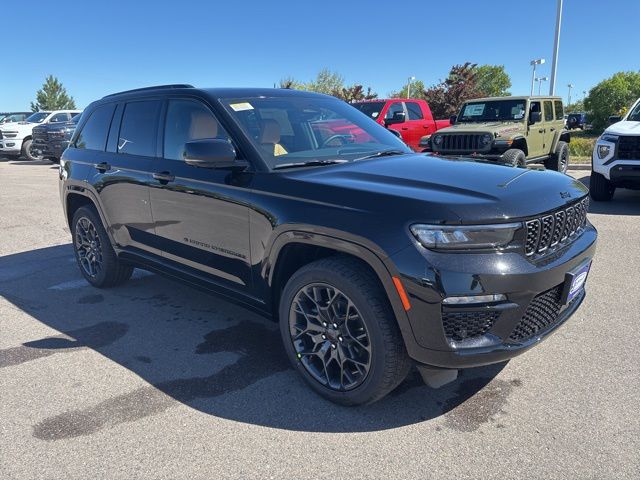 2025 Jeep Grand Cherokee Summit photo 3
