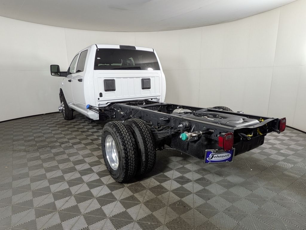 New 2025 Ram 3500 Chassis Cab 3500 TRADESMAN CREW CAB CHASSIS 4X4 60' CA Pickup