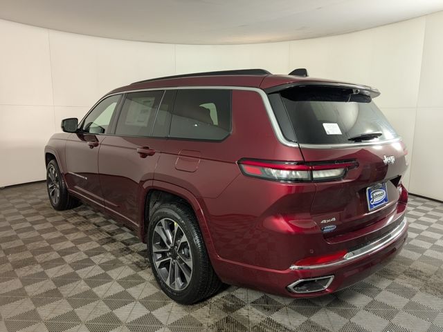2025 Jeep Grand Cherokee Overland photo 4