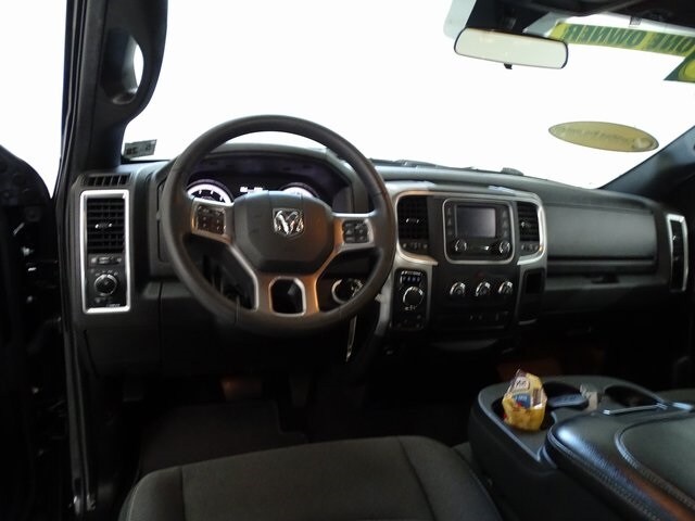 2023 Ram 1500 Classic Warlock photo 3
