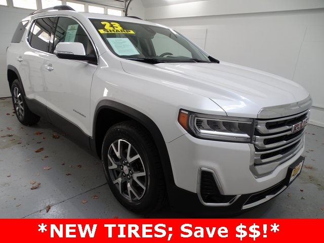 2023 GMC Acadia SLT's photo