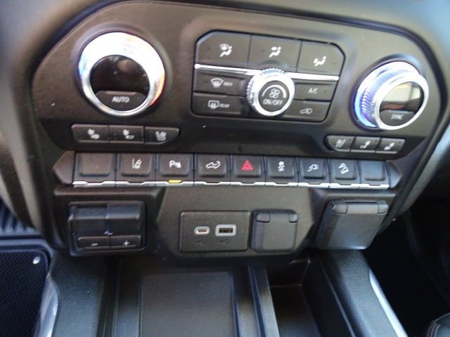2022 GMC Sierra 2500HD AT4 - Photo 13