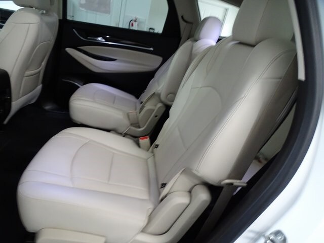 2023 Buick Enclave Essence photo 4