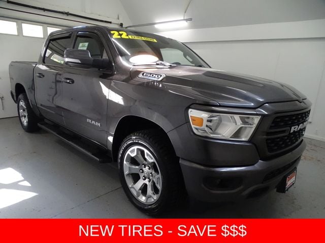2022 RAM 1500 Big Horn/Lone Star 4x4 Crew Cab 5'7's photo