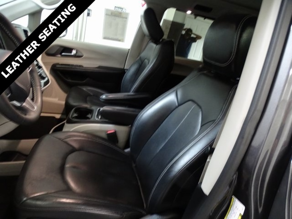 Certified 2022 Chrysler Pacifica Touring L Minivan/Van