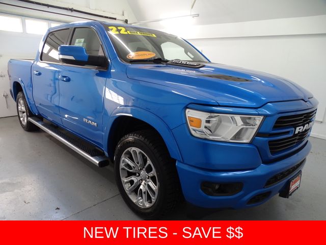 2022 RAM 1500 Laramie 4x4 Crew Cab 5'7's photo