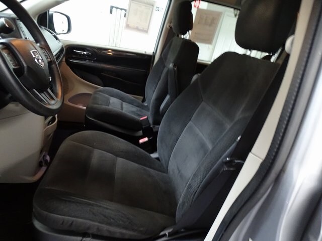 2018 Dodge Grand Caravan SE photo 2