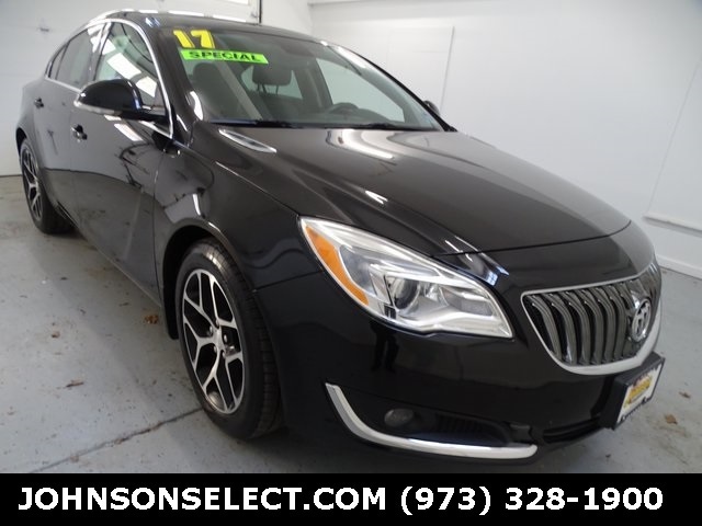 2017 Buick Regal Sport Touring's photo