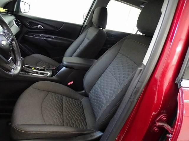 2020 Chevrolet Equinox LT photo 2