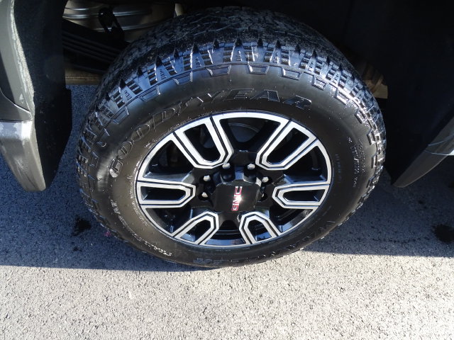 2022 GMC Sierra 2500HD AT4 - Photo 32