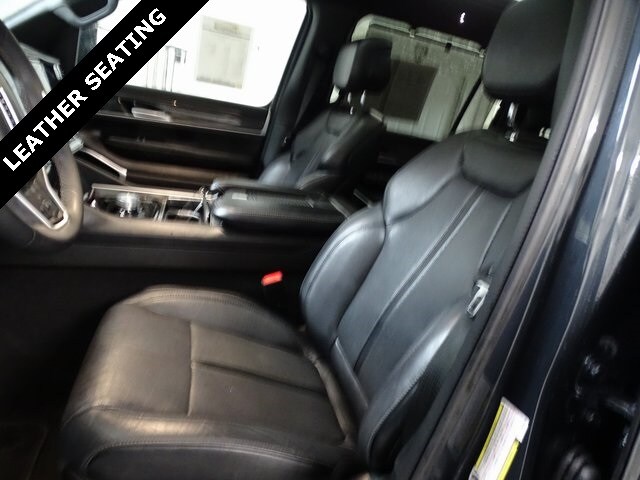 2022 Jeep Wagoneer Series III photo 2